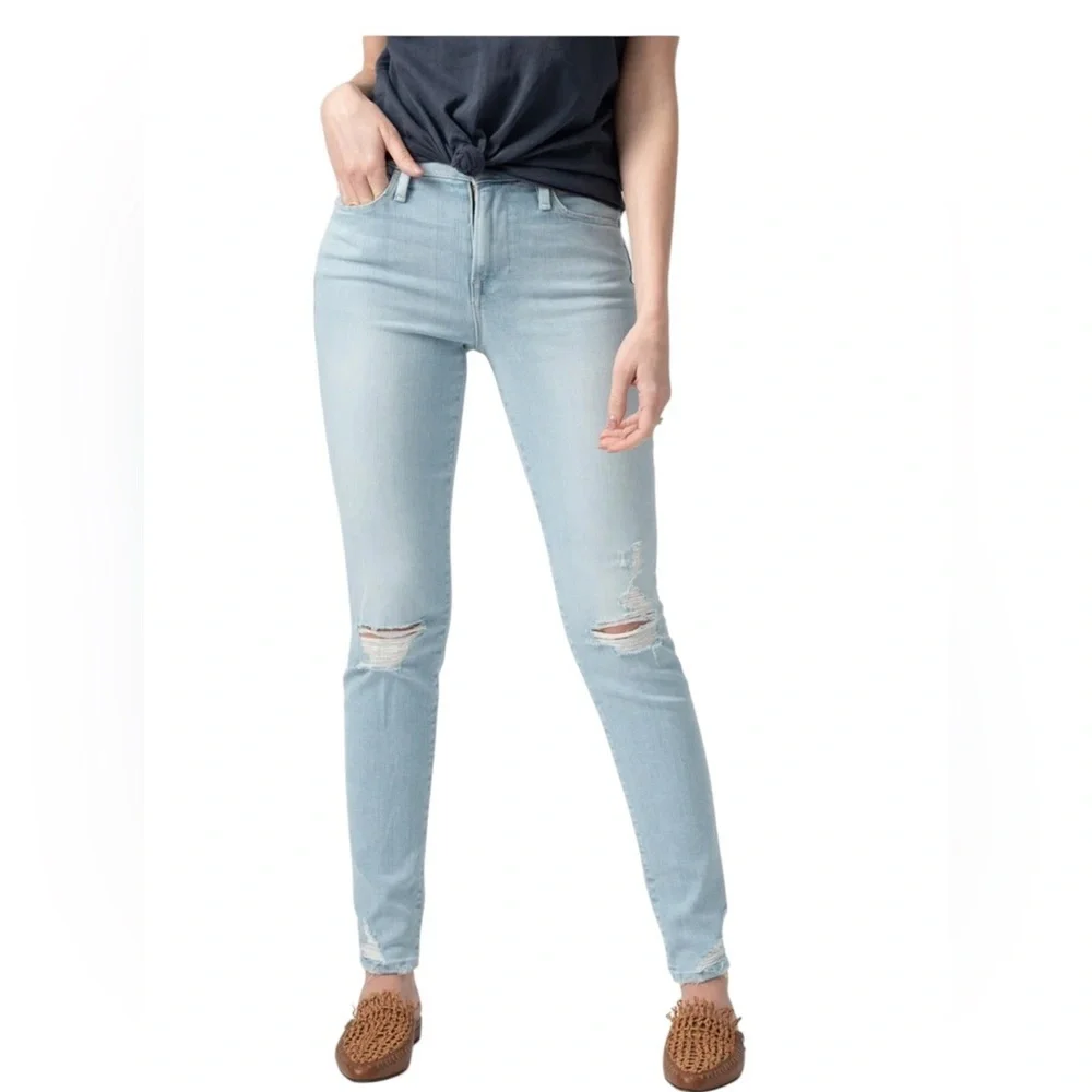 Frame Le High Distressed Skinny Jeans.